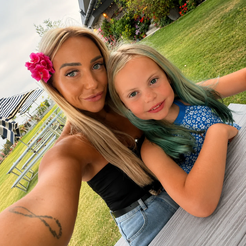 Kellie’s tanning journey progress as her colour developed